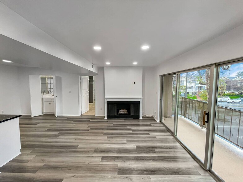 Primary Photo - 14850 Hesby St