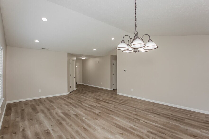 Building Photo - 16901 Peach Ln