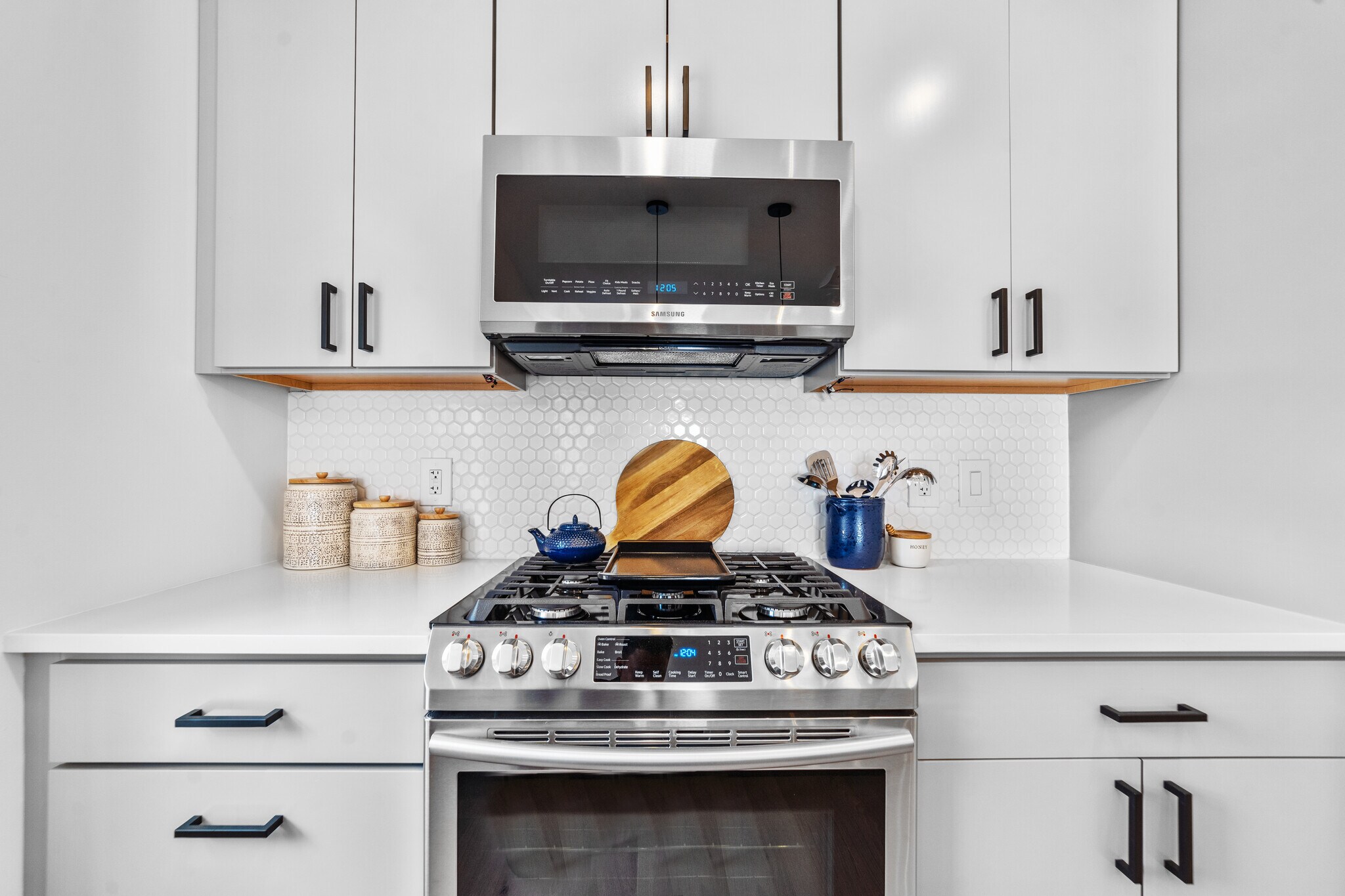 Building Photo - 208 Spencer Ave