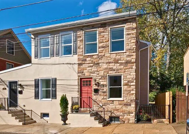 Building Photo - Luxury 2-Bedroom, 1.5-Bath Home in West Ch...