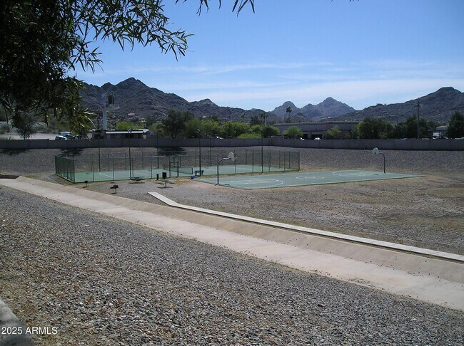 Building Photo - 10410 N Cave Creek Rd