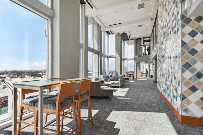 Building Photo - 777 N Ashley Dr