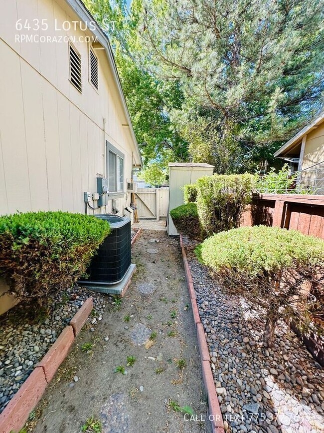 Building Photo - 6435 Lotus St