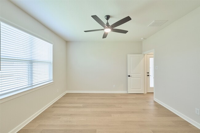 Building Photo - 21554 Bluebonnet Bay Dr