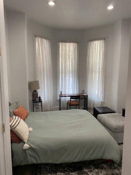 Building Photo - 3838 Baring St