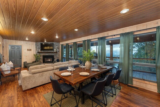 Building Photo - 401 Lookout Dr