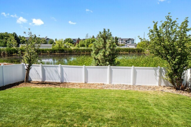 Building Photo - Beautiful Single Family Home Located on Th...