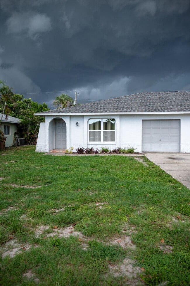 Building Photo - 4131 Skyline Blvd
