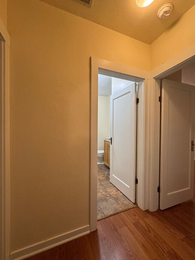 Building Photo - Charming 3 Bed Rental in Prime Location