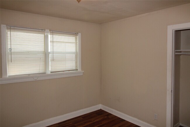 Building Photo - 10601 Murr Way