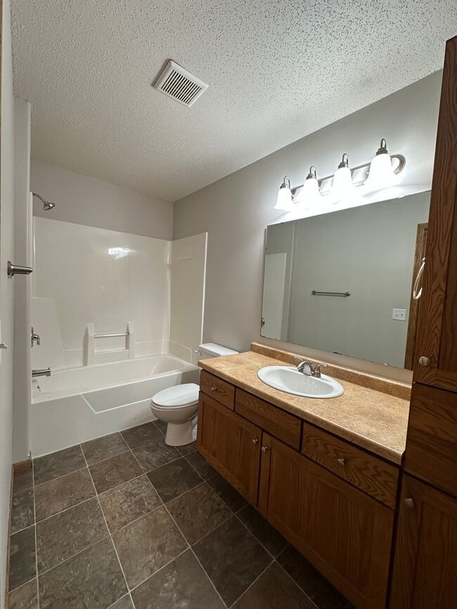 Building Photo - 4743 Harvest Dr S