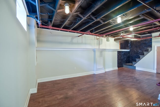 Building Photo - 234 N Pine Creek Rd