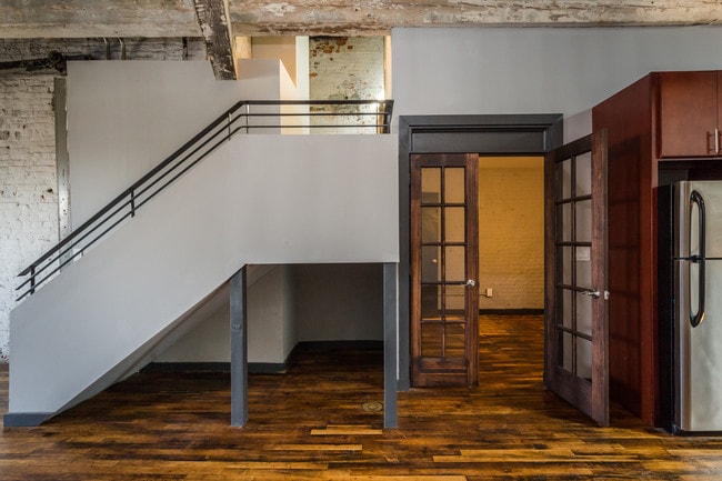 Building Photo - 1813 N Howard St