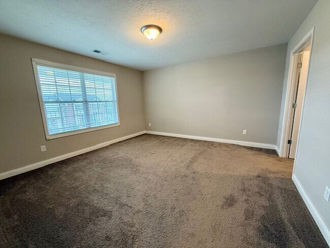 Building Photo - 272 Audley Ave
