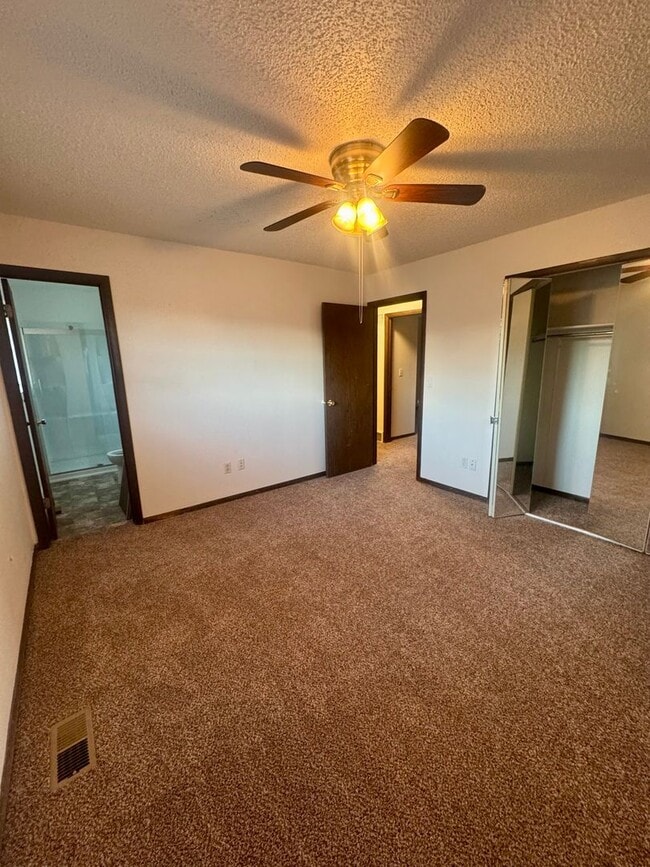 Building Photo - Vista Grande Terrace/4 Bedroom Home