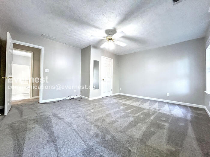 Building Photo - 4350 Sentinel Pl