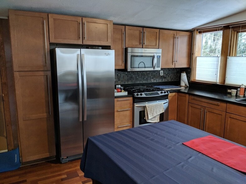 Building Photo - 1633 Leaird Dr