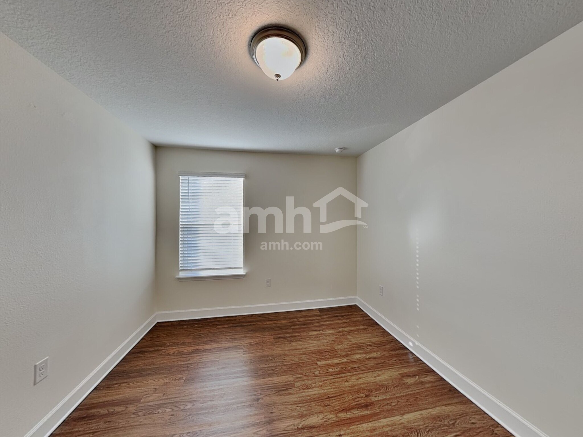 Building Photo - 524 Pine Terrace Dr