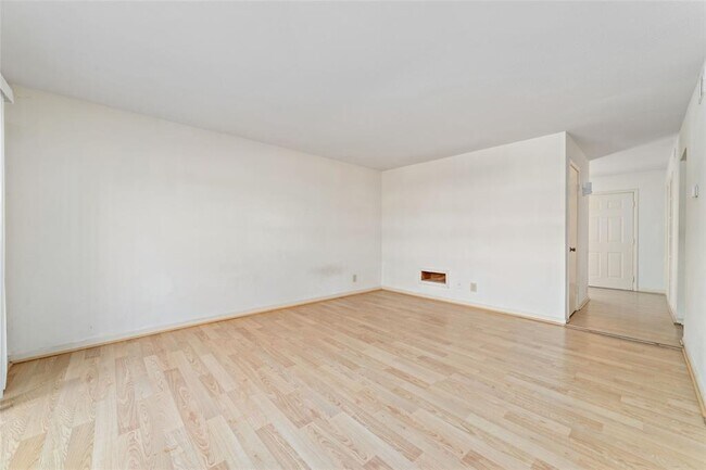 Building Photo - 6201 Ranchester Dr