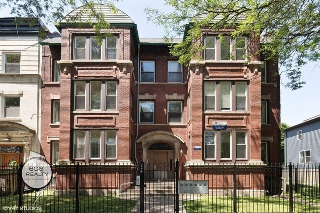 Building Photo - 5036 S Michigan Ave