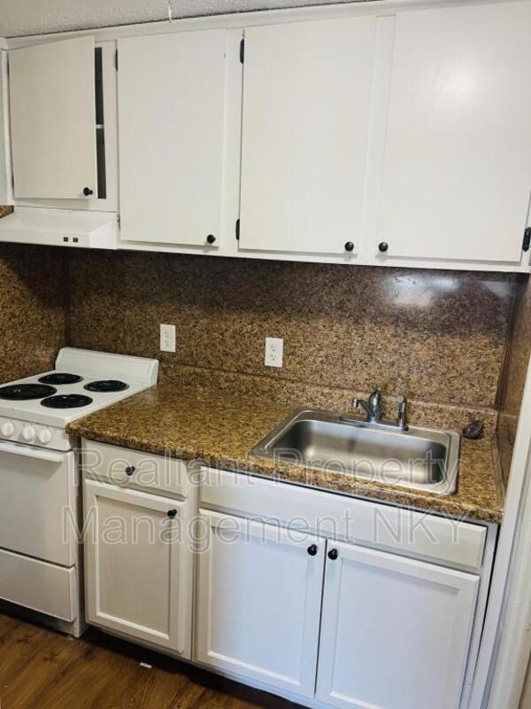 Building Photo - 108 Amhurst Dr