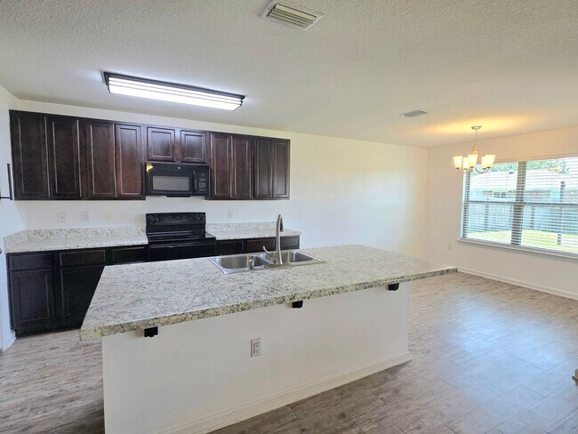 Building Photo - Beautiful 3-Bedroom Home - Whisper Creek