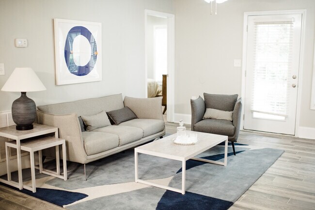 Building Photo - Woodland Ridge Apartment Homes