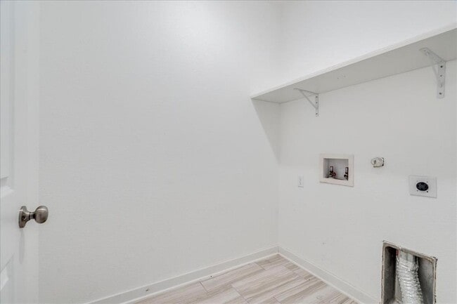Building Photo - 8008 Prairie Rye Dr