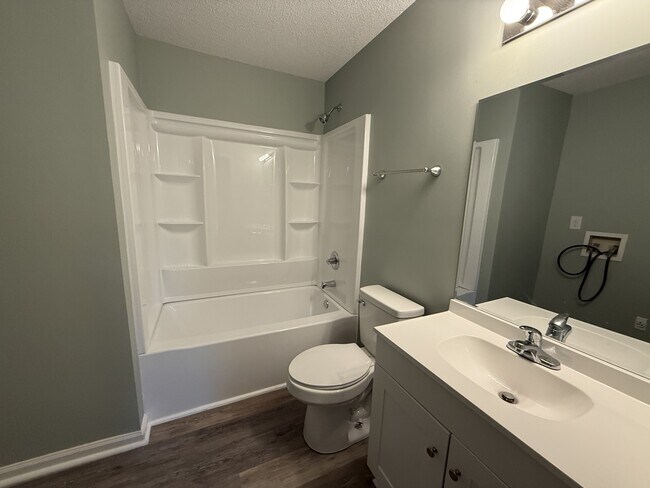 Building Photo - 1725 Kathleen Dr