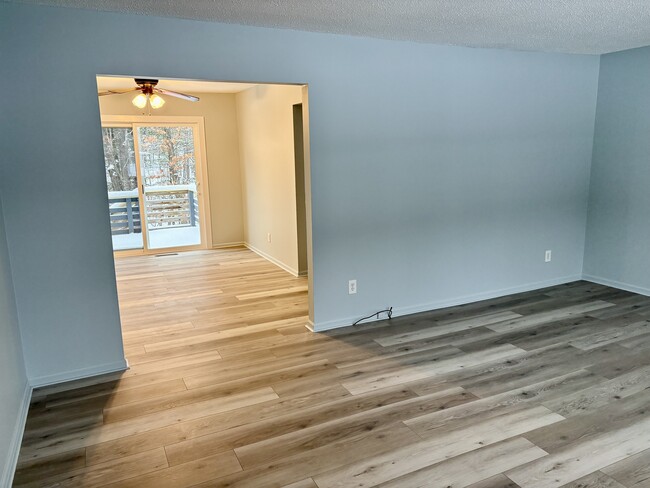 Living to Dining Area - 4419 Eagle Crest Dr