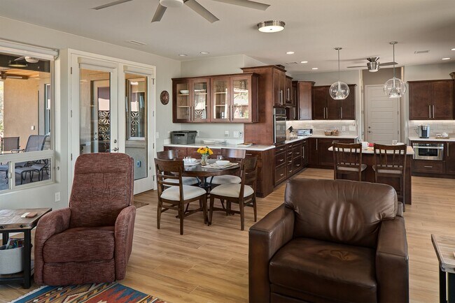 Building Photo - 595 Coffee Pot Dr