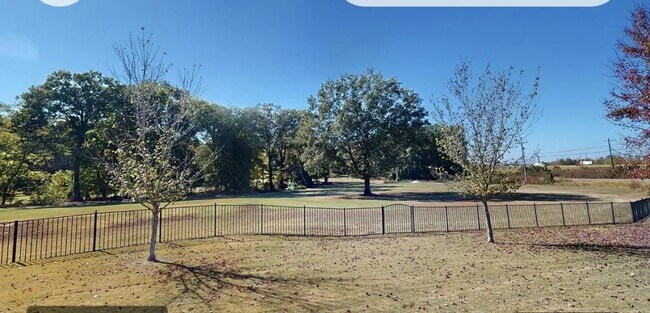 Building Photo - 763 Fairway Pointe Cove W