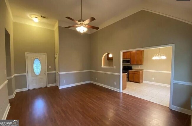 Building Photo - 216 San Louise Dr