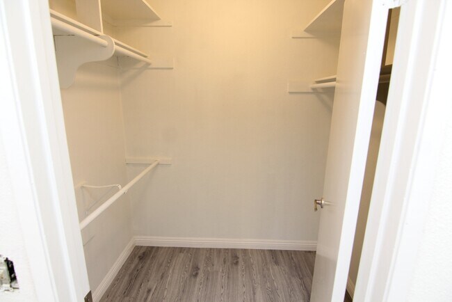 Building Photo - 4721 Kester Ave