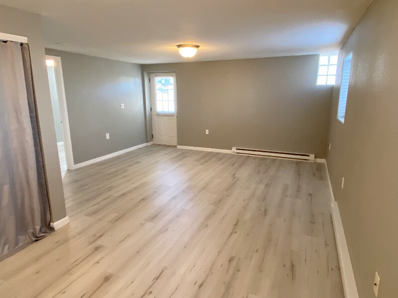 Building Photo - 116 E Stuart St