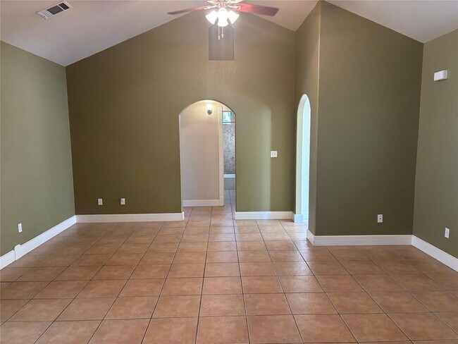 Building Photo - 3 Huckleberry Ln