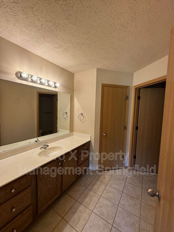 Building Photo - 3976 S Jonathan Ave