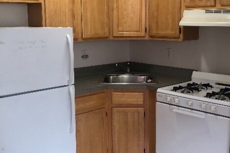 Kitchen - 142 Jefferson Ave