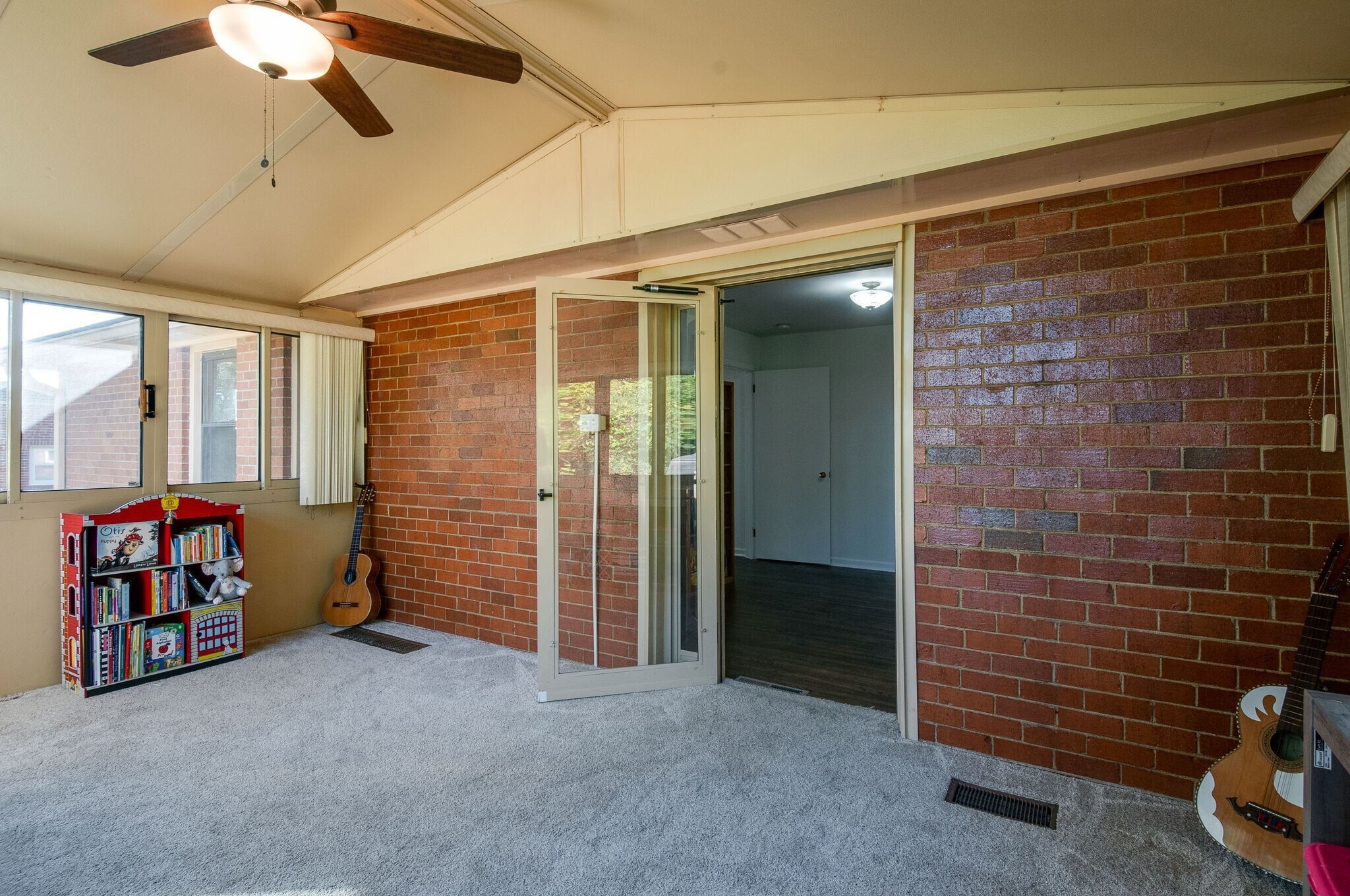 Bonus Room - Upstairs - 930 Havenhill Dr