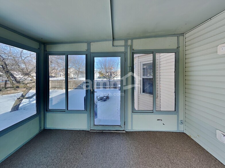 Building Photo - 5798 Sharets Dr
