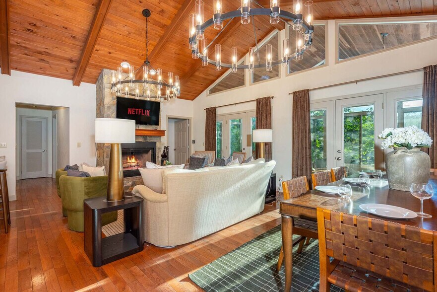 Building Photo - 1936 El Miner Dr