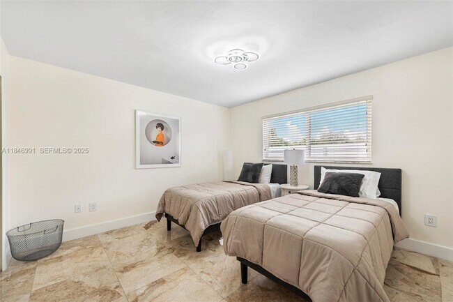 Building Photo - 5901 SW 56th Terrace