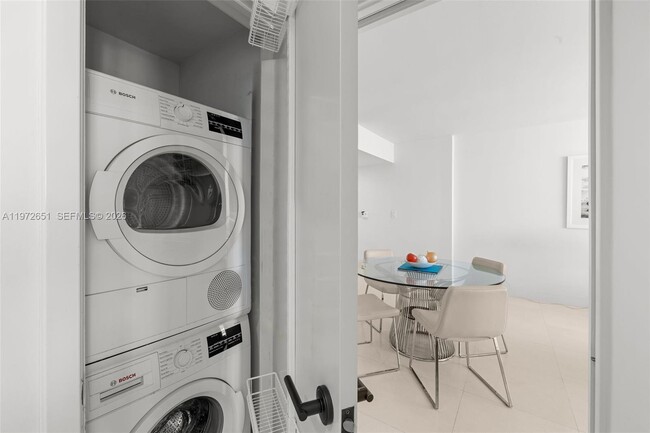 Building Photo - 6801 Collins Ave