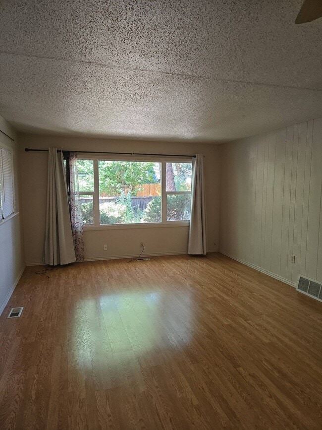 Primary Photo - 1316 N Arcadia St