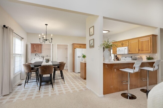Building Photo - 2216 Berkshire Dr