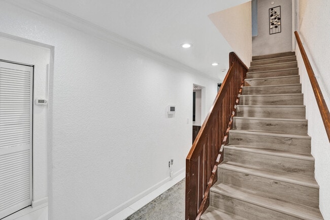 Building Photo - 7387 NW 34th St