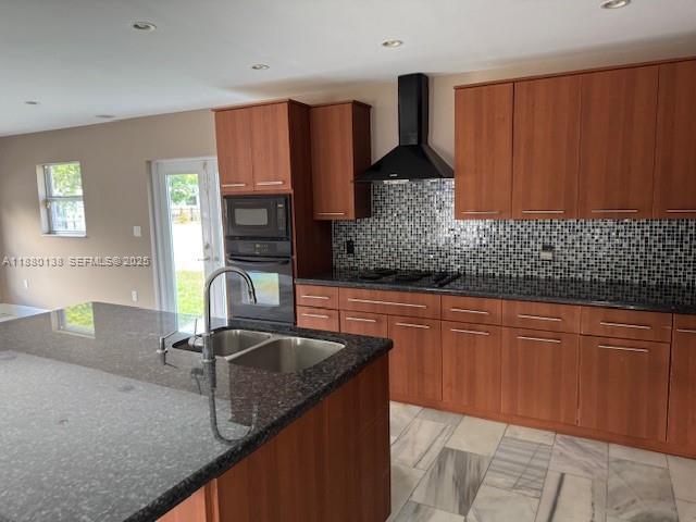 Building Photo - 200 NE 44th St