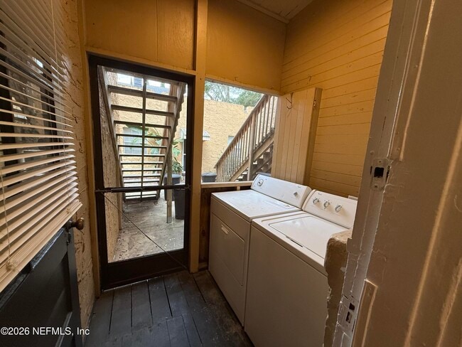 Building Photo - 3201 Riverside Ave