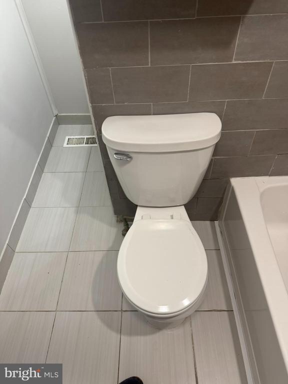 Building Photo - 108 McCormick St