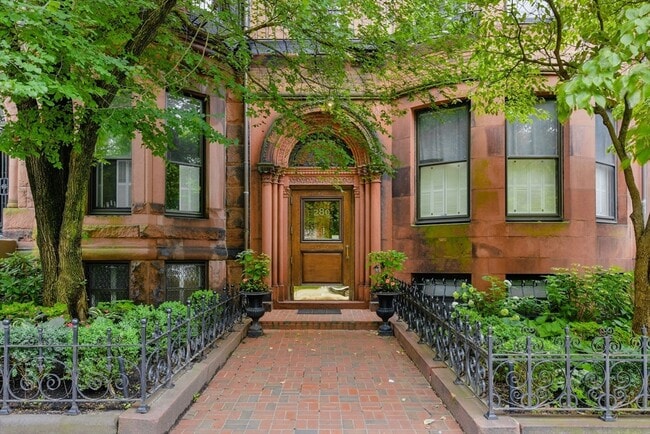 Building Photo - 280 Commonwealth Ave